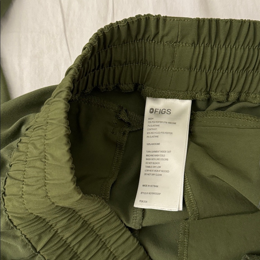 FIGS green scrub bottoms - Picture 2 of 4